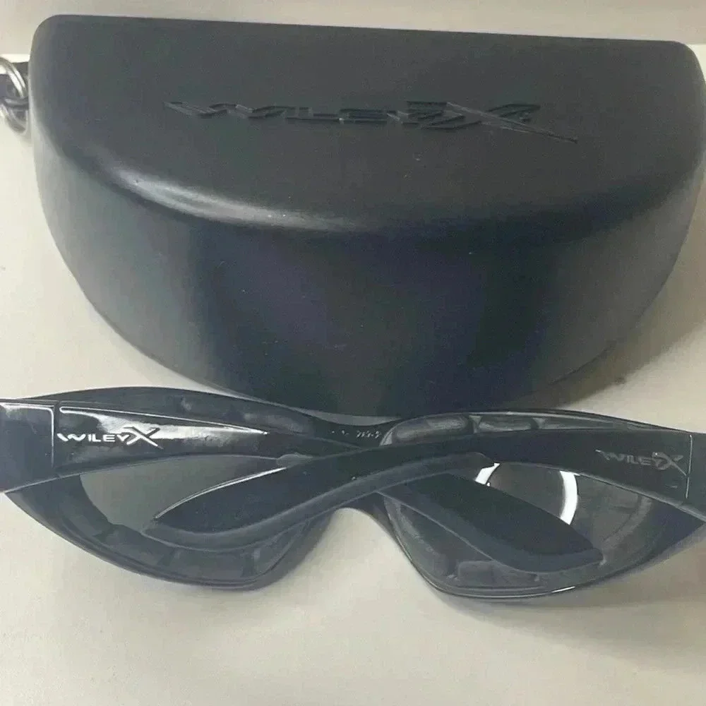 WILEY X  sunglass made in Italy, for bicker, motorcyclist anyone, with dry eyes